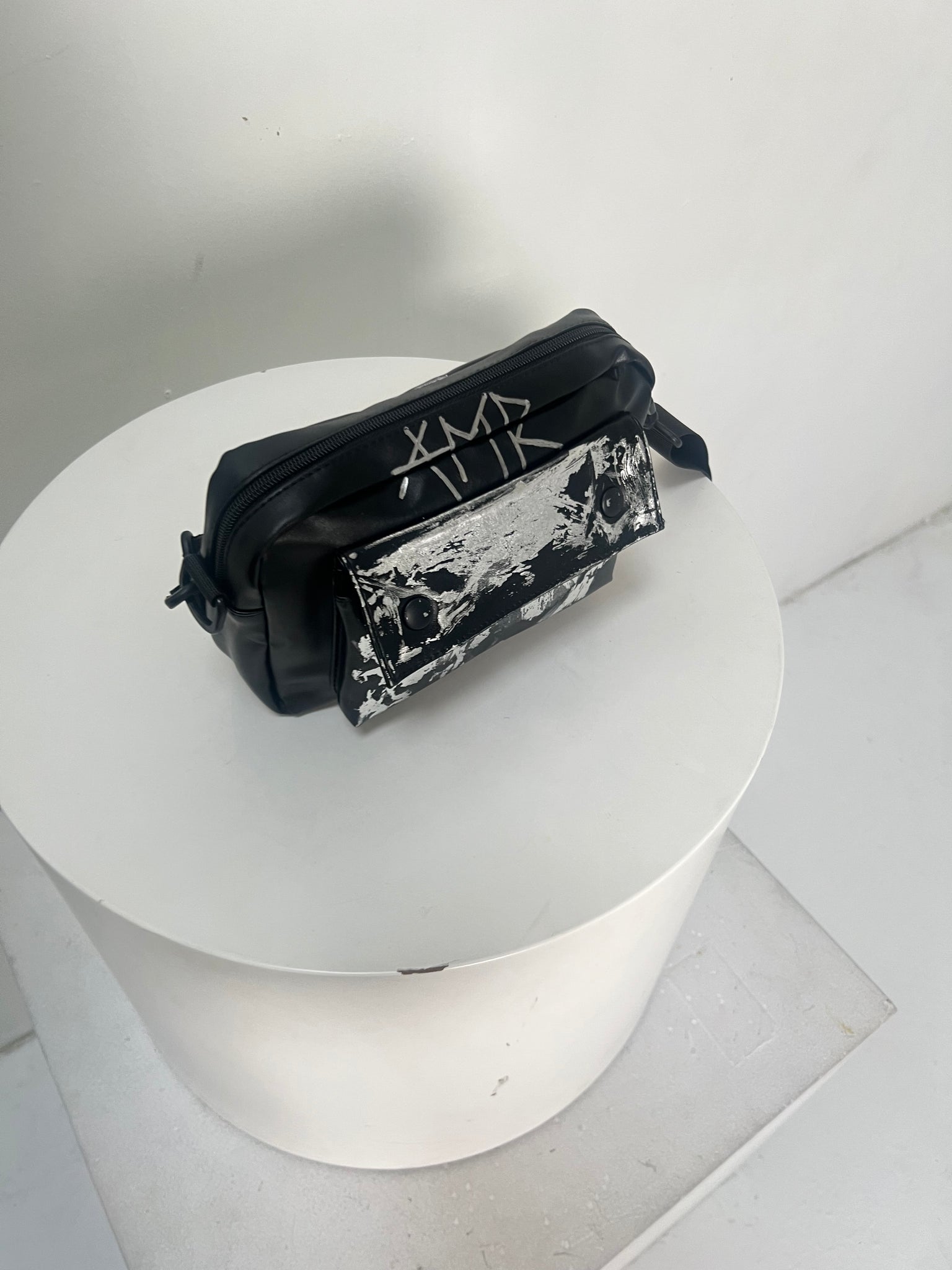 AMR CHROMATIC SIDE BAG