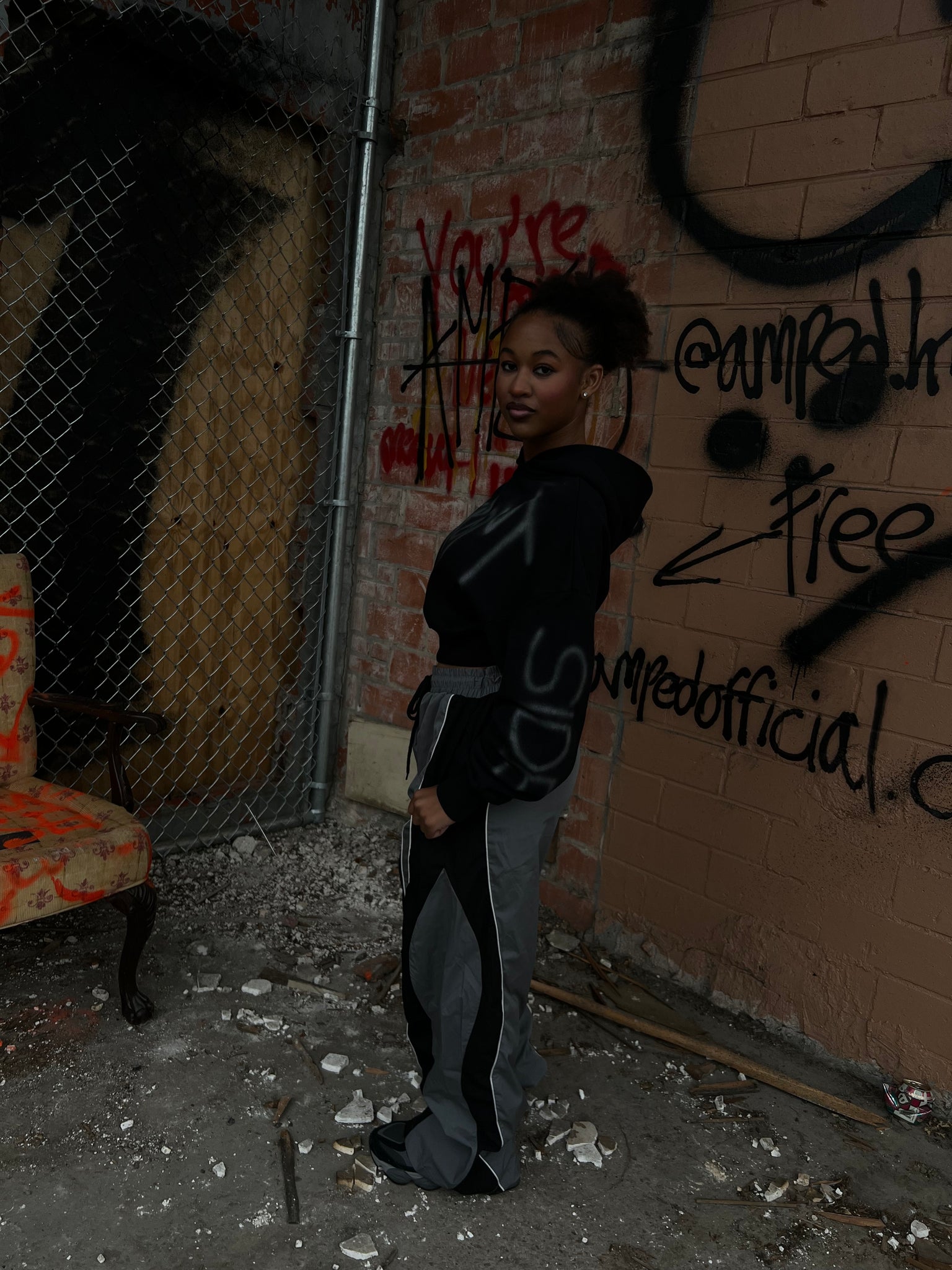 AC CROPPED WOMEN'S HOODIE