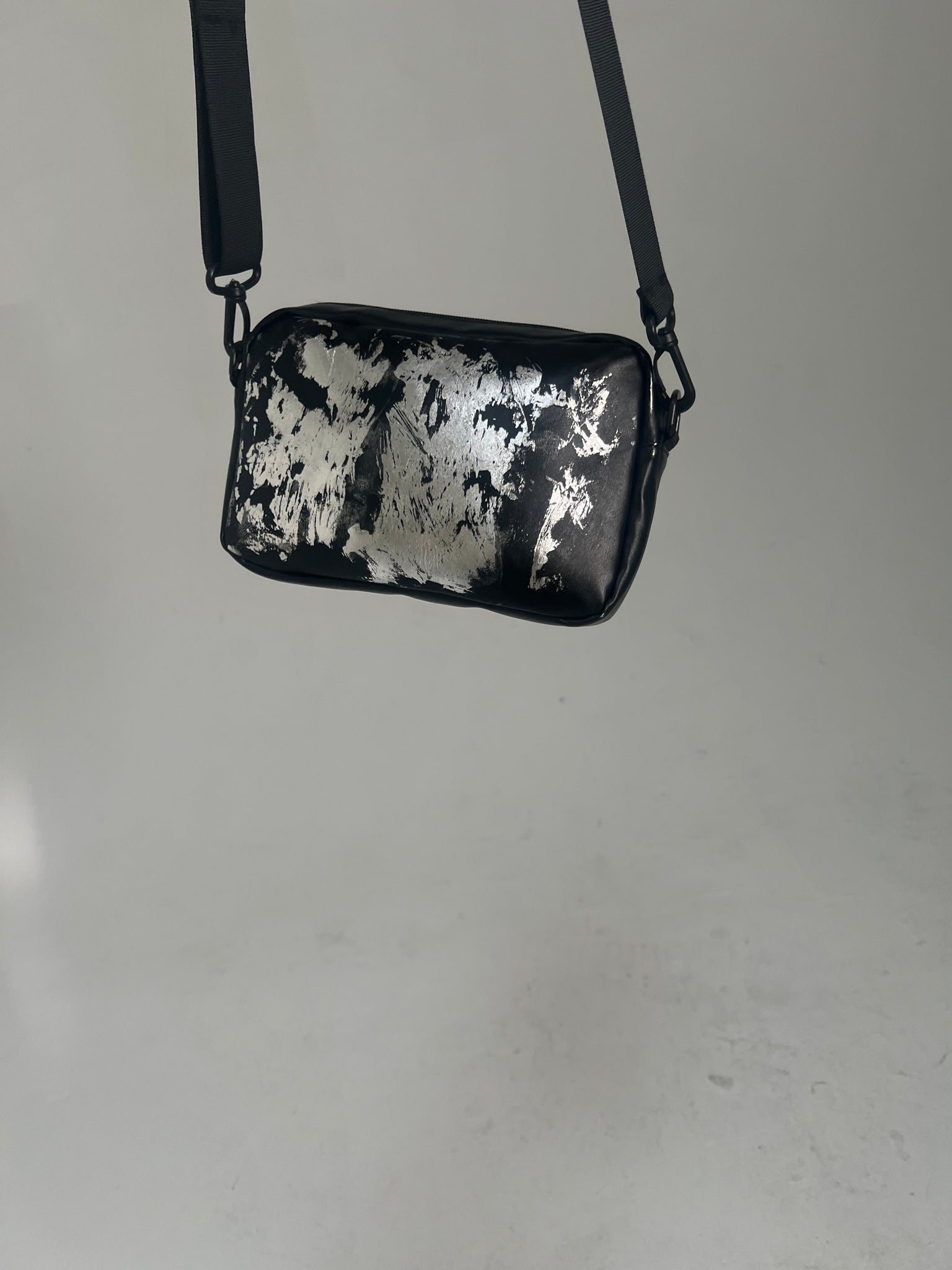 AMR CHROMATIC SIDE BAG