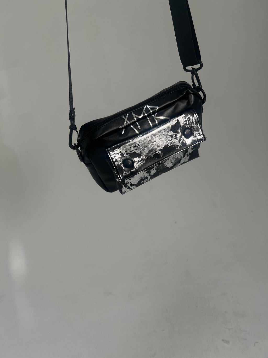 AMR CHROMATIC SIDE BAG